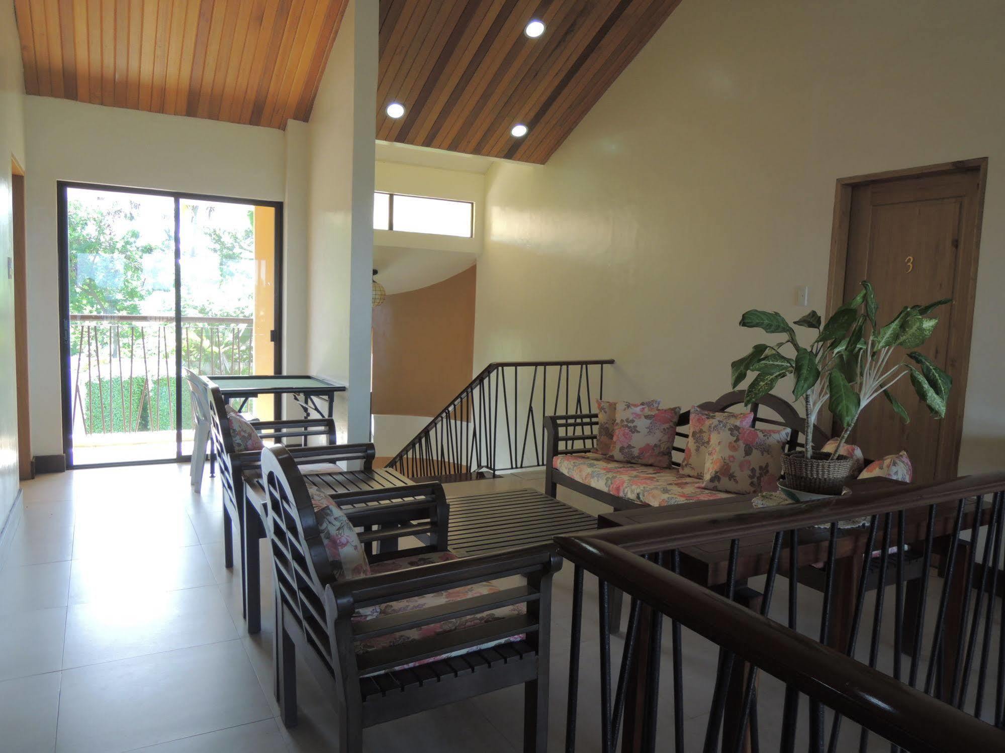 Palms Seaside Inn And Resort Medellin Extérieur photo