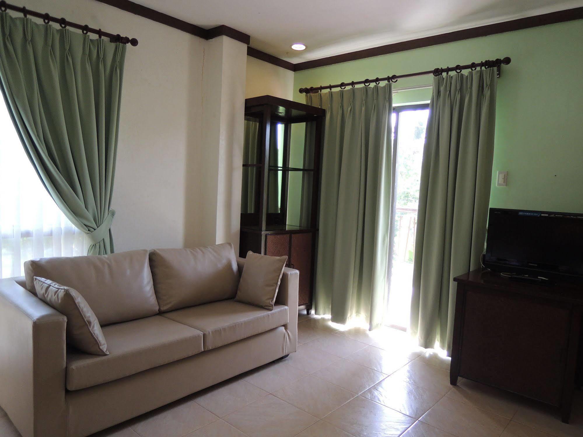 Palms Seaside Inn And Resort Medellin Extérieur photo