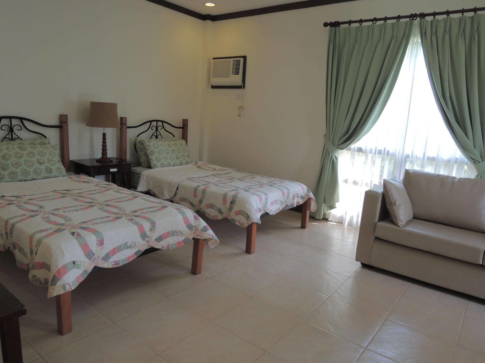 Palms Seaside Inn And Resort Medellin Extérieur photo