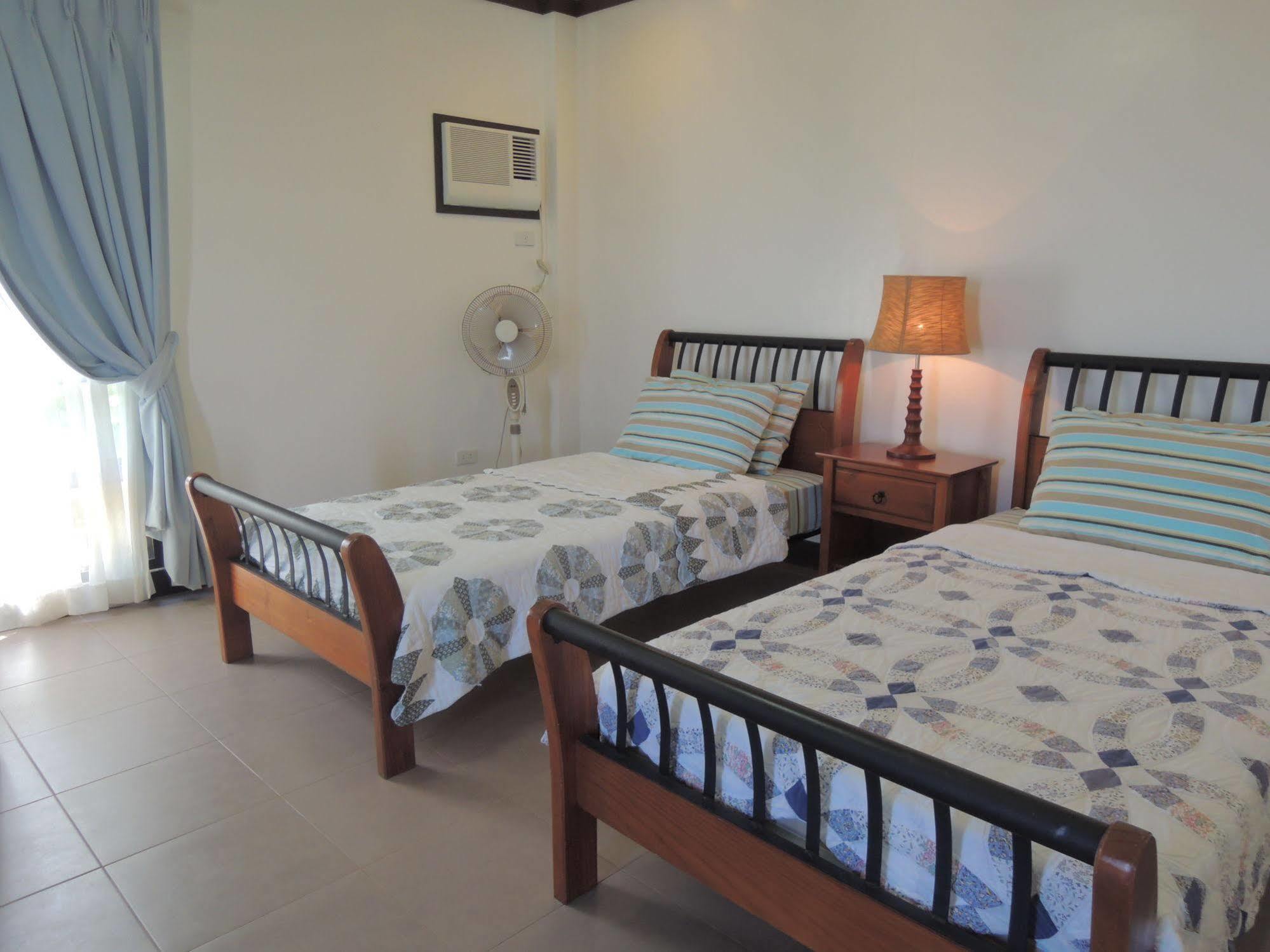 Palms Seaside Inn And Resort Medellin Extérieur photo