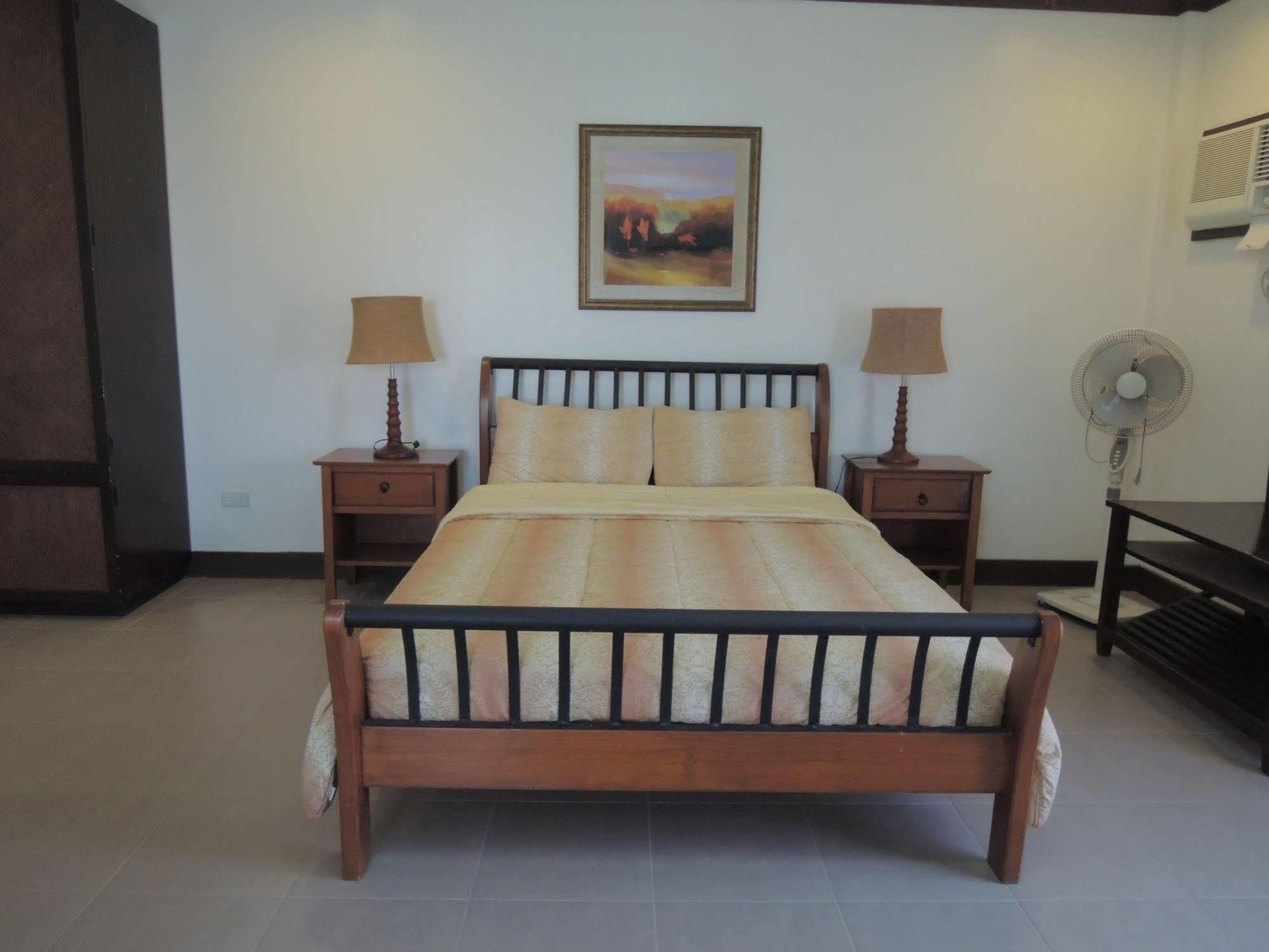 Palms Seaside Inn And Resort Medellin Extérieur photo