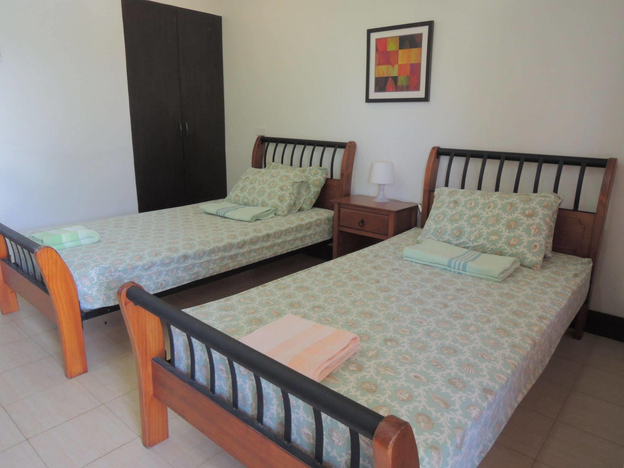 Palms Seaside Inn And Resort Medellin Extérieur photo