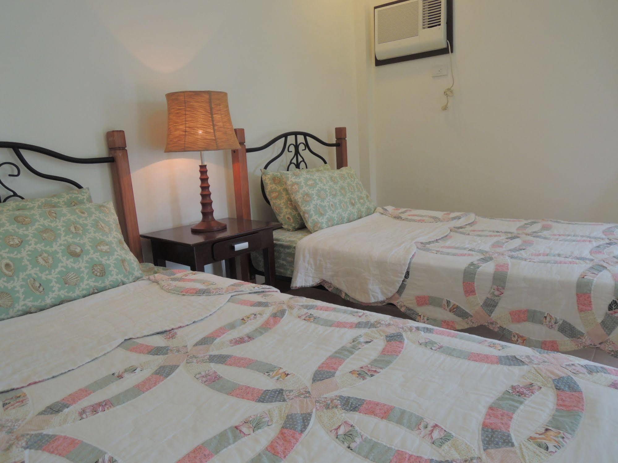 Palms Seaside Inn And Resort Medellin Extérieur photo